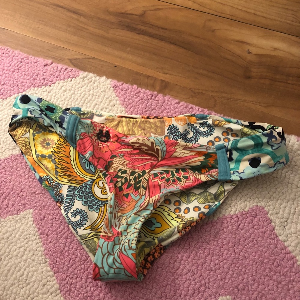 Colorful and reversible maaji bottoms